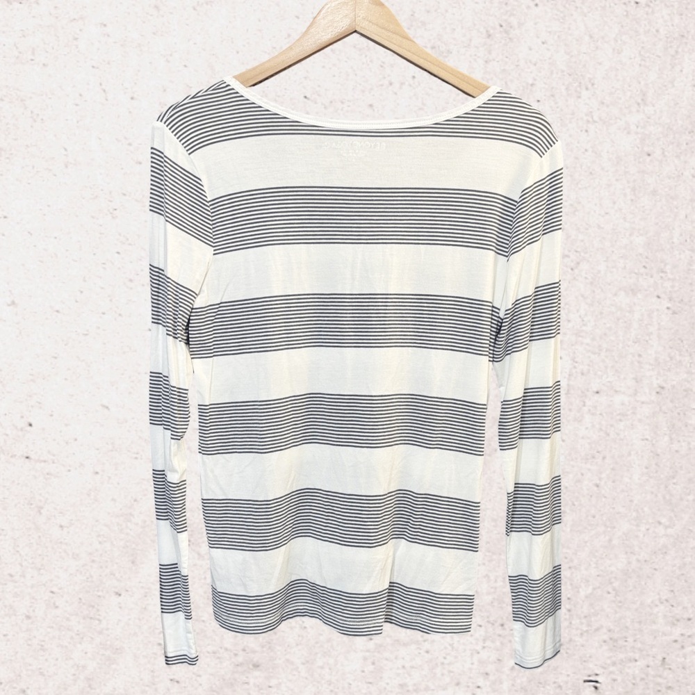 Beyond Yoga Black and White Fitted Ribbed Long Sleeve Tee - Picture 2 of 4